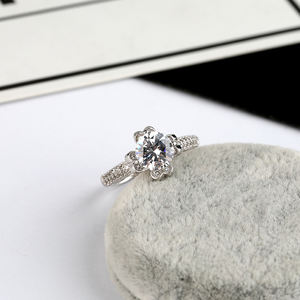 Кольцо с прозрачным цирконом из серебра S925: сияющее, притягивающее взгляд, для повседневной носки и особых случаев - Product Image 2