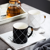 Tasses à café en céramique personnalisées avec couvercle et cuillère, design dessin animé, couleurs variées, capacité 401-500 ml, style moderne, pour fêtes, vente en gros