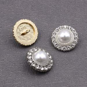 Design de luxe perle <span class=keywords><strong>cristal</strong></span> strass boutons fleur forme tige boucles de couture pour accessoires de vêtements - Product Image 2