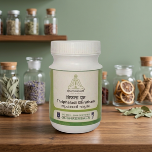 Poudre de Ghruham Thriphaladi à base de plantes Chamakkatt 150g Certifiée ISO 9001 Soins de santé ayurvédiques du Kerala Soutien immunitaire Durée de conservation de 2 ans - Product Image 4