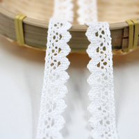 Garniture en dentelle de broderie Guipure de fleur de lait élevée décorée pour les ventes de robes Garniture en dentelle ecclésiastique