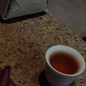 Aged Tie Guan Yin-<span class=keywords><strong>Oolong</strong></span> du nord du Fujian adouci de trois ans en première année avec des notes d'orchidées et boisées et des <span class=keywords><strong>bienfaits</strong></span> antioxydants - Product Image 6