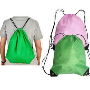 Sac à dos économique en polyester avec cordon de serrage et logo de marque personnalisé, sac à dos abordable - Product Image 5