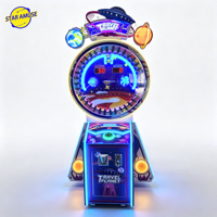 STARAMUSE Machine de loterie, équipement de jeu d'arcade à monnayeur, avec grande plateau tournant et jeu de billes rotatives porte-bonheur, thème sportif anglais urbain et planétaire