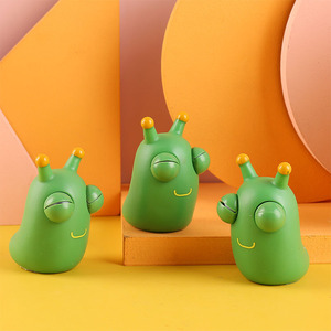 Jouet anti-stress populaire Caterpillar à yeux qui sortent, gadget créatif à presser et à éjecter les yeux, en PVC, marque Milo - Product Image 4