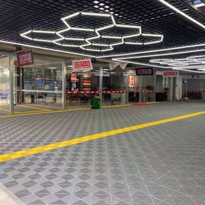 Pavimentazione in Plastica PP Ignifuga per Garage Privati, Design Moderno ad Alta Resistenza per Uso Esterno - Product Image 3
