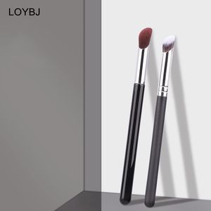 Logotipo personalizado Ceja fina Sombra de ojos Corrector Cosmético Detalle de manchas Pinceles de maquillaje Delineador de ojos plano súper fino Mango Bálsamo labial - Product Image 4