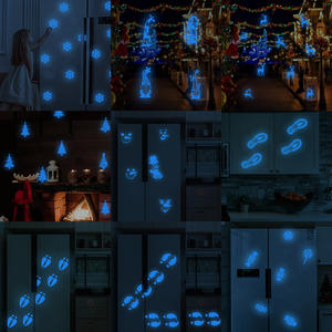 Autocollants muraux lumineux flocons <span class=keywords><strong>de</strong></span> neige <span class=keywords><strong>de</strong></span> Noël, empreintes <span class=keywords><strong>de</strong></span> pas, <span class=keywords><strong>cerf</strong></span>, bonhomme <span class=keywords><strong>de</strong></span> neige, lutin, autocollants fluorescents autocollants - Product Image 4