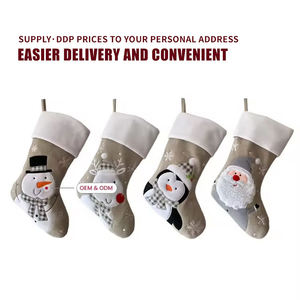Offre Spéciale – Ensemble de Décorations de Noël Personnalisées en Bois Gris de Luxe (Renne, Bonhomme de Neige, Père Noël) – Cadeau de Noël en Gros pour Chaussettes de Noël - Product Image 3
