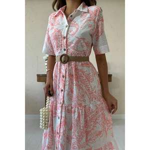 Robe rose brodée pour femme avec manches lacées, motif floral translucide, longueur genou, taille XS, idéale pour les occasions de jour - Vente en gros - Product Image 1