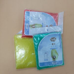 Qinar - Impermeable Desechable Tipo Poncho, Ligero, para Viajes y Uso en Exteriores, Talla Universal, Material PE - Product Image 4