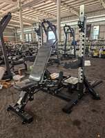 Équipement de force pour la musculation et le powerlifting : Système de banc Pro Rack pour l'entraînement des pectoraux, des épaules et des triceps