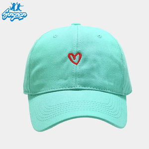 Cappellino da Baseball Ricamato 'Little Love' per Ragazze, Cappelli Personalizzati con Logo Ricamato, Cappelli Trendy da Studentessa - Product Image 6