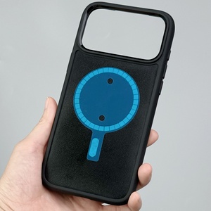 Pour 17 <span class=keywords><strong>Pro</strong></span>, <span class=keywords><strong>coque</strong></span> magnétique pour téléphone 2-en-1 avec design uni et moulage par injection - Product Image 2