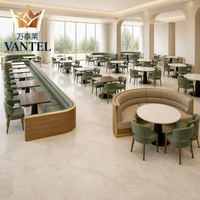 Ensemble de mobilier moderne pour hôtels et restaurants, sièges en banquette sur mesure, tables et chaises pour projets hôteliers et de restauration