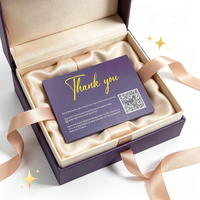 Cartes de remerciement personnalisées avec logo en or mat violet et code QR pour les réseaux sociaux, pour les commentaires des clients