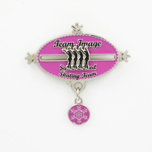 Pin de solapa deslizante de esmalte holográfico con diseño de mochila con icono en blanco y corona colorida, broche de esmalte y botón para enfermería - Product Image 3