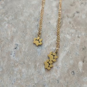 Dina Fashion Collier Patte de Chien Imperméable Personnalisé Gravure Laser Prénom, Bijou Pendentif en Acier Inoxydable pour Maman et Enfants - Product Image 6