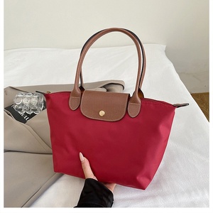 Bolso de Hombro Tipo Cubo de Moda al por Mayor para Mujer, de Alta Calidad, Popular, con Cremallera Metálica, Sencillo y Versátil, Bolso Tote - Product Image 5