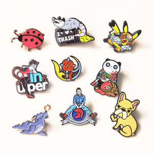 Badges en métal émaillé plaqué or/nickel/argent personnalisés de qualité supérieure avec fermoir papillon, procédé d'estampage pour l'identité d'entreprise - Product Image 1