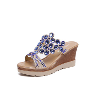 Sandali con zeppa da donna, ciabatte con tacco alto, di lusso, con punta aperta, con strass, estivi, slip-on - Product Image 1