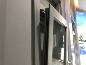 Ventana de inclinación y giro de aluminio con rotura de puente térmico de estilo europeo, <span class=keywords><strong>ventanas</strong></span> modernas, <span class=keywords><strong>ventanas</strong></span> y puertas insonorizadas hechas <span class=keywords><strong>en</strong></span> China - Product Image 5