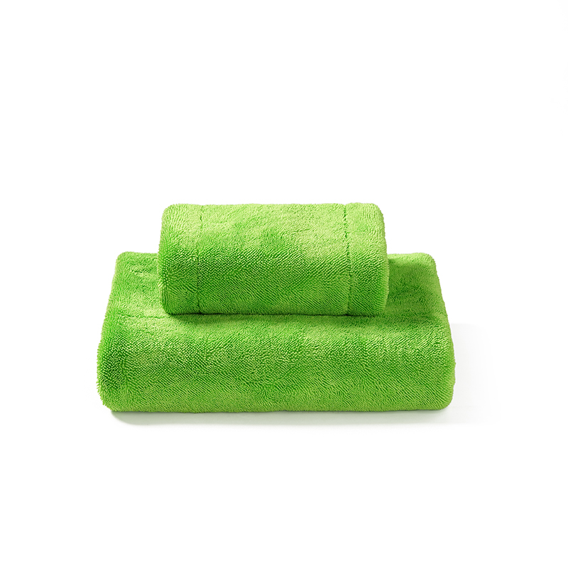 สีเขียว