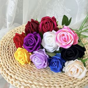 Ramo <span class=keywords><strong>de</strong></span> Rosas Artificiales <span class=keywords><strong>de</strong></span> Terciopelo con Acabado Mate, Inodoras, Realistas, Bordadas en 3D, para Eventos <span class=keywords><strong>de</strong></span> Lujo, <span class=keywords><strong>Centros</strong></span> <span class=keywords><strong>de</strong></span> <span class=keywords><strong>Mesa</strong></span> para Bodas - Product Image 4