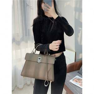 Bolso de Diseño Exclusivo Dorado, Bolso Vintage de Cuero Vacuno de Alta Calidad, Bolso Bandolera, Maletín - Product Image 5