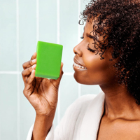 Savon artisanal pour le visage et le corps OEM/ODM, savon éclaircissant pour la peau, savon hydratant, soin contre l'acné, blanchissant, hydratant OEM ODM