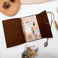 Carnet de voyage A6 à trois volets avec logo personnalisé Coffret cadeau Classeur à anneaux en cuir fin avec corde et pendentif en métal