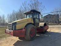 Rouleau vibratoire à tambour unique Dynapac CA610 d'occasion, compacteur de sol de 20 tonnes pour la construction routière, minière et les travaux de terrassement