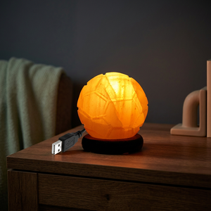 Lámpara de Sal de Cristal Natural del Himalaya Tallada a Mano, Mini USB con Base de Madera, Ecológica, Premium, Exportación, Luz Nocturna Feng Shui - Product Image 1