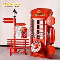 Op maat gemaakte Londense antieke vintage roze telefooncel van metaal, retro telefooncel voor bruiloftdecoratie.