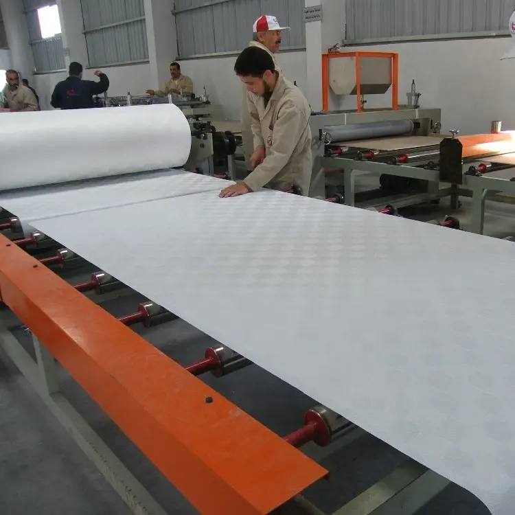 Macchina per la produzione di pannelli per soffitti in gesso laminato in pvc per macchinari per materiali da costruzione/linea di produzione
