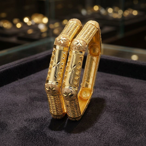Brazalete chapado en oro con diseño de tinte, brazaletes de moda, brazalete de lujo, brazaletes de oro tradicionales, joyería de latón rellena de oro, Oro Joyería. - Product Image 5