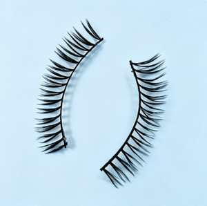 ขนตาปลอมแบบเส้นหนา Korea Auto Lash รุ่น IW B 07 ให้ลุคสวยมีวอลลุ่ม รับผลิตแบบ OEM ODM จำนวนมาก เครื่องสำอางความงาม - Product Image 1