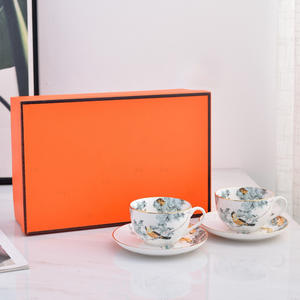 Juego de 2 Tazas de Té de Cerámica de Lujo Nórdico Personalizadas con Platos para Sala de Estar, para Regalos - Product Image 1
