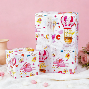 Papier cadeau pour la Saint-Valentin avec motif d'ours de dessin animé, papier cadeau rose en forme de cœur, motif d'amour, original et personnalisable - Product Image 4