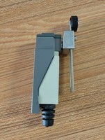 Neuf - Un interrupteur de fin de course D4v-8108z-n D4v8108zn, produit original avec garantie d'un an