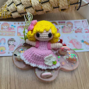 Portachiavi fatto a mano Mini fantasia foresta principessa Amigurumi all'uncinetto con tessuto di cotone personaggio lavorato a maglia - Product Image 3