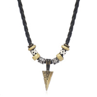 Chaîne de chandail Triangle vintage perles en bois multicouches collier de corde en cuir tissé à la main pour hommes