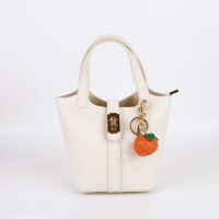 Simulatie Fruit Tas Charm, OEM & ODM Maatwerk, Oranje Perzik Pinda Harsen Hangertje voor Handtas, Rugzak, Reistas, Sleutelhanger