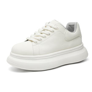Chaussures classiques en cuir microfibre personnalisées, blanches, pour hommes et femmes, semelles épaisses, décontractées, de sport, de course, tendance, à enfiler - Product Image 6