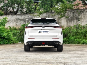 Auto Usado Changan UNI-Z 2024 1.5T LHD Bajo Kilometraje SUV Gasolina Inspección OK Venta al por Mayor de Repuestos para África Occidental Euro VI - Product Image 3