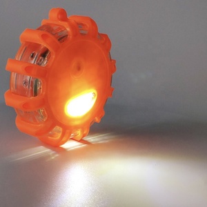 3 6 12 Pack LED Road Flares <span class=keywords><strong>Feux</strong></span> <span class=keywords><strong>de</strong></span> sécurité d'urgence <span class=keywords><strong>Feux</strong></span> clignotants stroboscopiques <span class=keywords><strong>Feux</strong></span> <span class=keywords><strong>de</strong></span> <span class=keywords><strong>signalisation</strong></span> à LED - Product Image 3