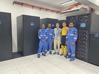 Conteneur de centre de données intégré haut de gamme pour projets gouvernementaux avec système de refroidissement de centre de données et conception évolutible pour charge informatique