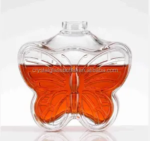 500ml Bouteilles en verre transparentes recyclables en forme de papillon Super Flint conçues sur mesure Bouteilles de spiritueux vodka gin de haute qualité