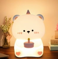 Veilleuse en silicone en forme d'ours pour gâteau d'anniversaire, petite, colorée, décorative, pour chambre à coucher, chevet, allaitement, protection oculaire pour enfants