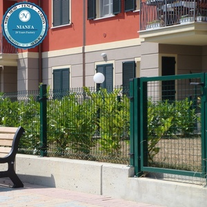 Lĩnh Vực Bóng Đá Pvc Tráng Euro Bảng Điều Chỉnh Hàng Rào/Palisade Hàng Rào Hàn Dây Kim Loại Hàng Rào Tấm Grillage - Product Image 2